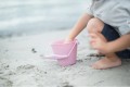 Składane wiaderko do wody i piasku Scrunch Bucket - Pudrowy Róż 3.jpg