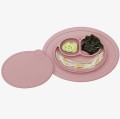 EZPZ Silikonowa pokrywka do małego talerzyka Mini Mat pastelowy róż6.jpg