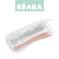 BEABA Zestaw 2 łyżeczek silikonowych w podróżnym etui 4 m+ Old Pink 1.jpg