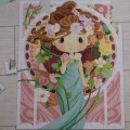 Janod Puzzle w walizce Obraz inspirowany twórczością Muchy 100 elementów 6+ Made in France 5.jpg